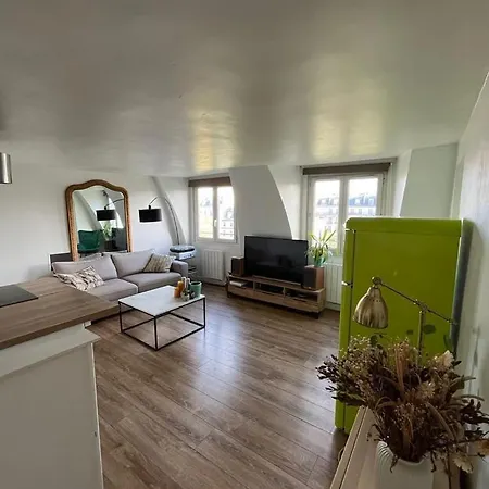 Apartment Large Two-room In Oberkampf Paris